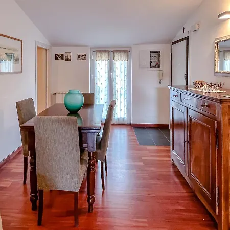 Bel Quadrilocale Con Terrazza Nel Centro Storico Varazze